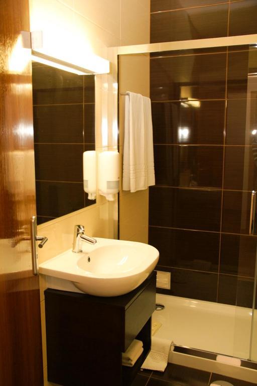 Hotel Chale Paredes Rum bild